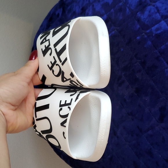 Authentic Versace Pool Slides - Picture 7 of 12